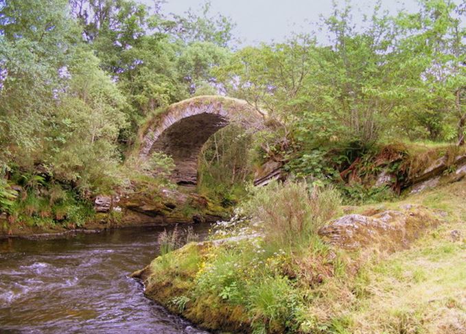 Packhorse bridge across the Livet