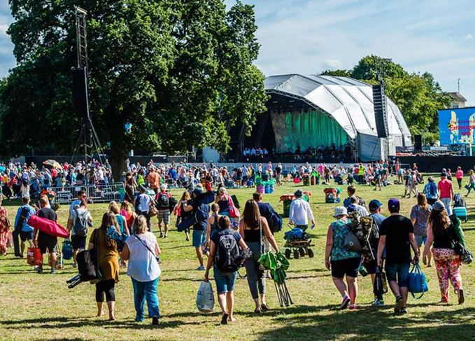 Crowds entering festival gates